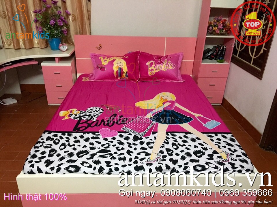 Bộ ga trải giường cho bé gái hình Búp bê Barbie màu hồng antamkids.vn