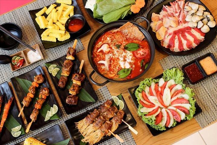 Bát đĩa nhựa đen cho quán nướng