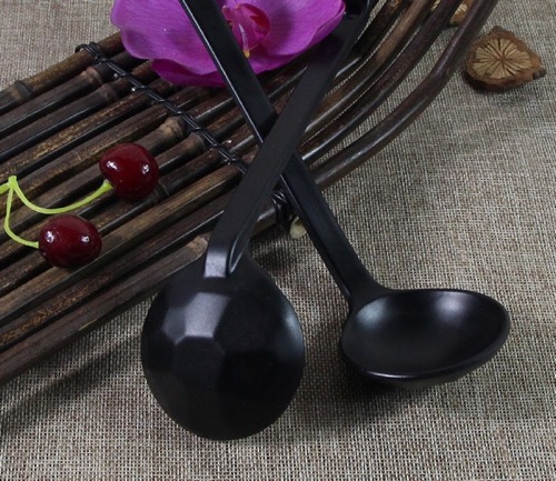 Môi thìa đũa nhựa đen