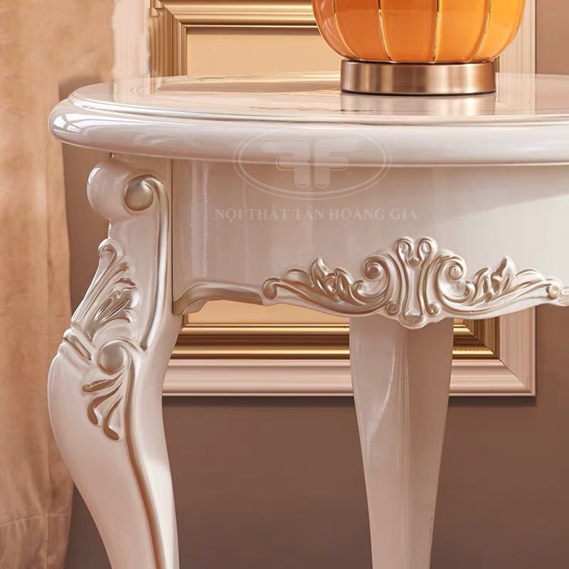 Bàn tròn góc bằng gỗ tân cổ điển Saina White 927B