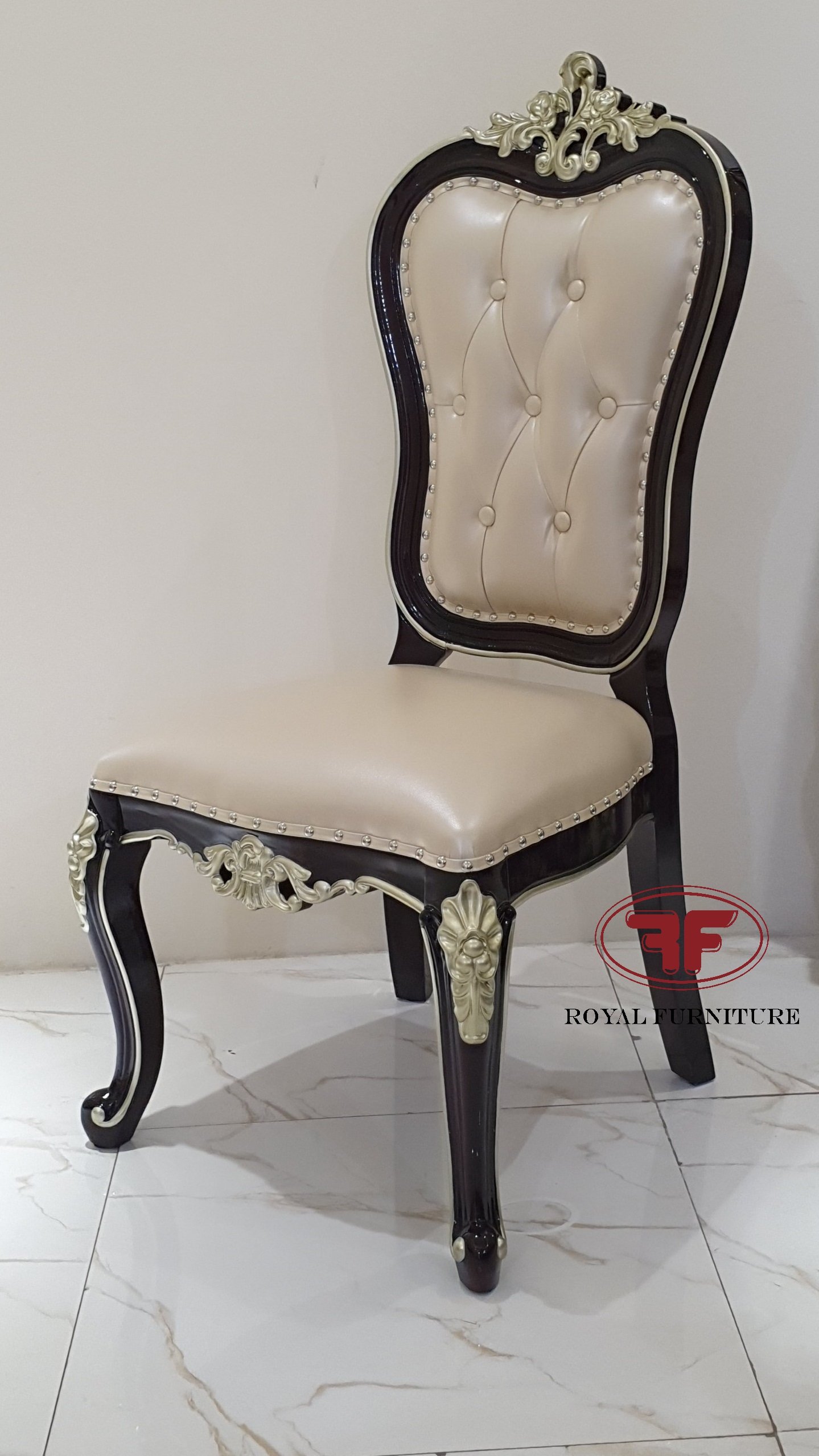 Mẫu ghế ăn tân cổ điển nhập khẩu màu nâu piano G939