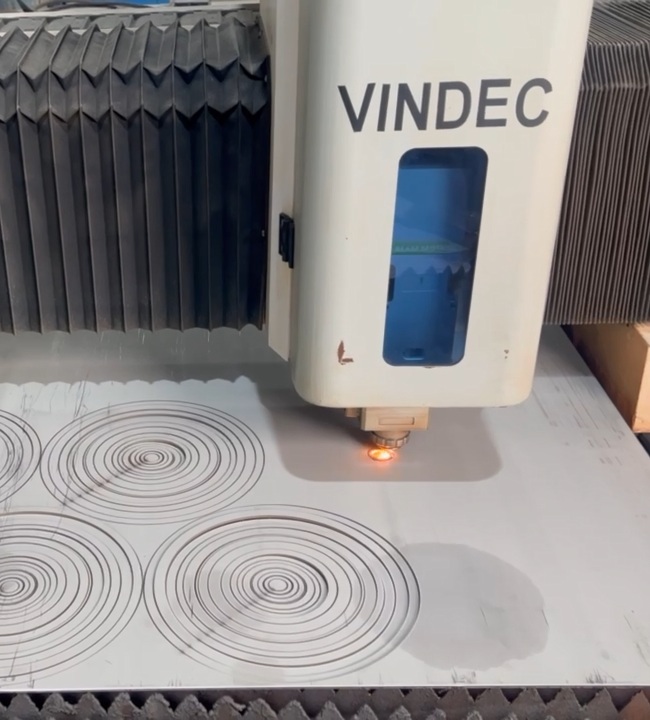Laser Cutting Machine