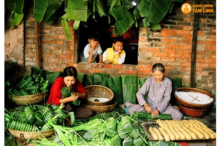 Thích Tết Tây thì sang Tây mà sống