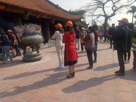 Người Việt đến chùa để làm gì?