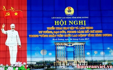 Hội nghị triển khai học tập và làm theo tư tưởng, đạo đức, phong cách Hồ Chí Minh trong công nhân viên chức người lao động Bình Dương. 