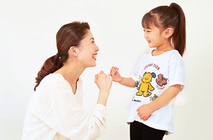 Nếu không biết cúi mình lắng nghe thì con trẻ mãi mãi không thể trưởng thành