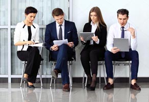Ăn mặc thanh lịch giúp bạn có “thần thái” và gặp nhiều may mắn hơn.