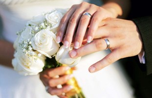 Phải đeo nhẫn cưới kiểu này thì hôn nhân mới hạnh phúc trọn vẹn.