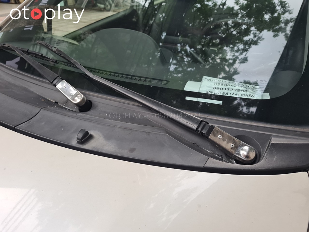 Bảo vệ gạt mưa xe Toyota chống trộm