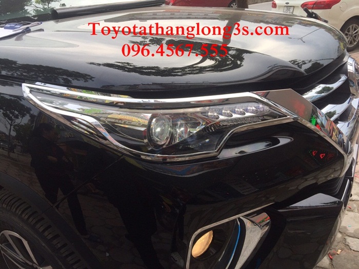 Viền đèn pha xe Fortuner 2017