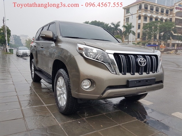Xe Prado màu đồng 4T3