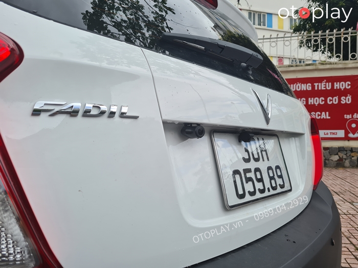 Camera 360 lắp ở sau xe Vinfast Fadil cũng rất nhỏ gọn