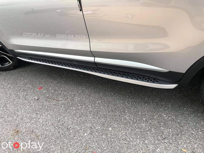 Bậc MG ZS chấm bi rất khỏe khoắn, sang trọng