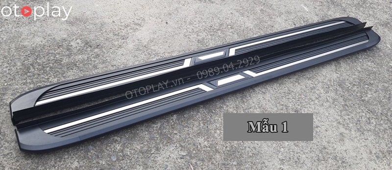 Bậc bước chân Subaru Forester mẫu 1 được sản xuất nguyên khối màu đen