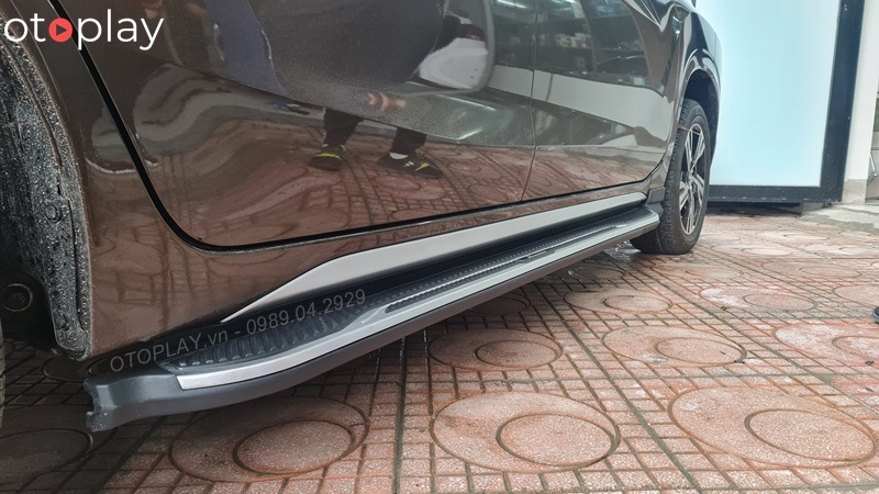 Bậc bước chân Xpander cao cấp giúp trẻ em phụ nữ lên xuống xe ra vào xe lên xuống xe thuận tiện hơn an toàn hơn
