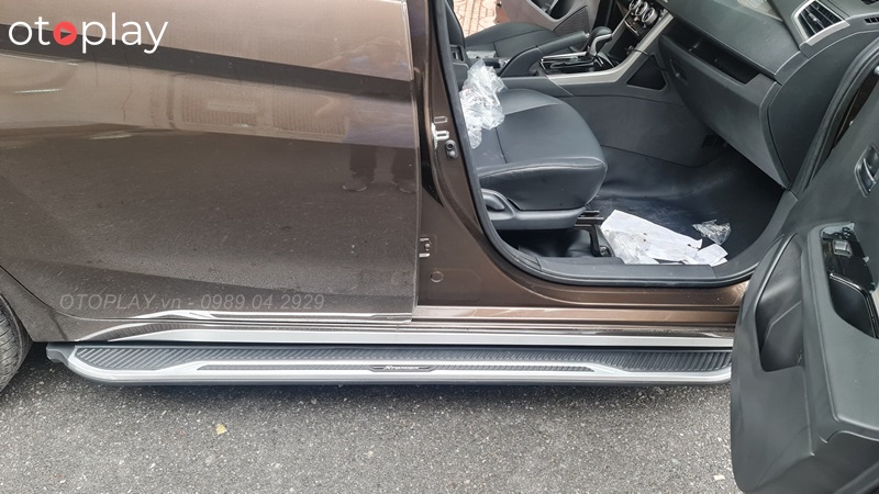 Bậc bước chân Xpander cao cấp cho xe Mitsubishi Xpander