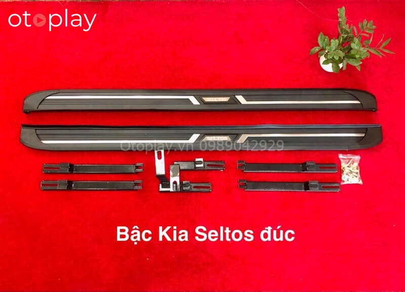 Bậc Kia Seltos đúc