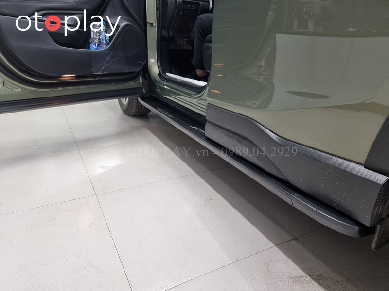 Bậc chân giúp lên xuống xe dễ dàng, an toàn, sang trọng, mạnh mẽ cho xe Subaru Forester