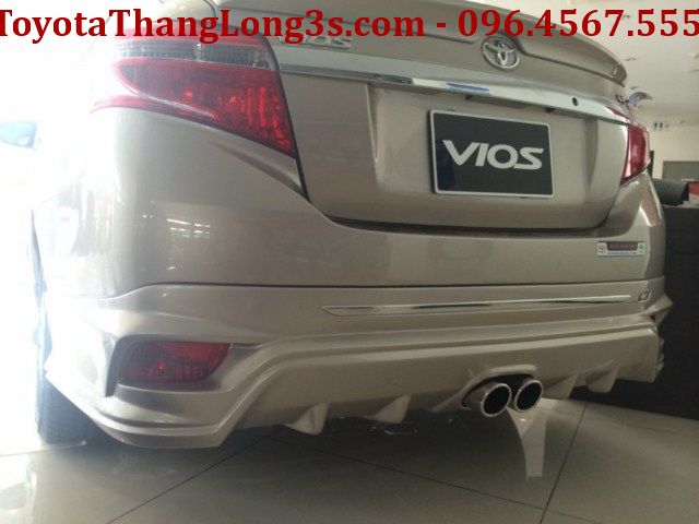 Cản sau xe Vios độ bodykit biến thành ống xả đôi.