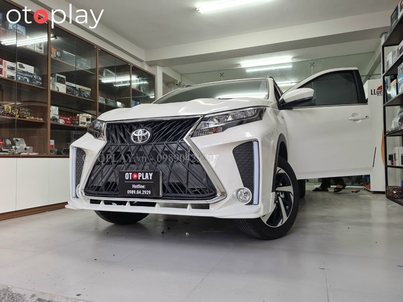 Lắp hoàn thiện Bodykit Lexus cho xe Toyota Rush