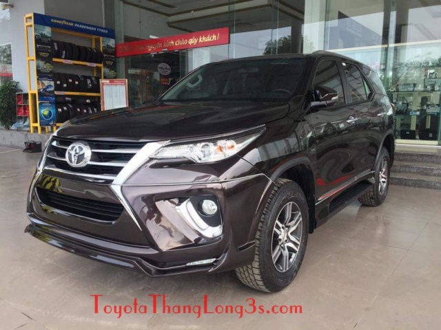 Bộ bodykit dành cho xe Fortuner màu nâu 4W9