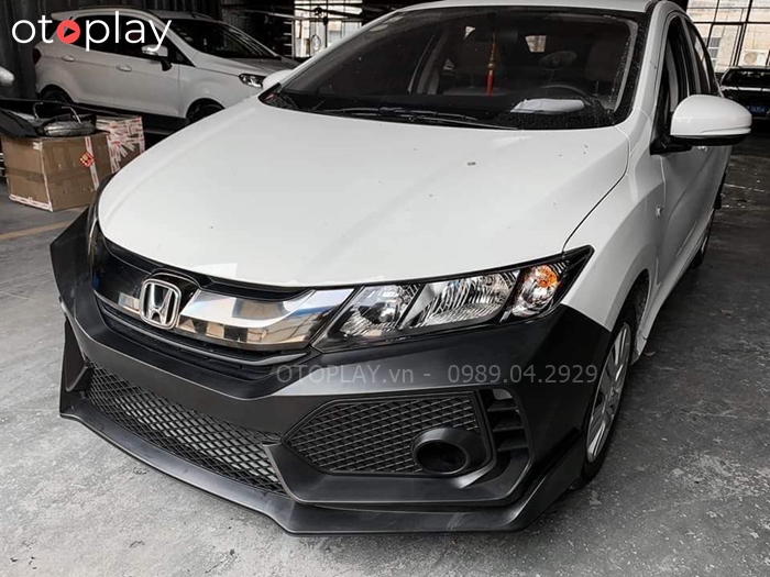 Góc nghiêng bên trái độ ba đờ sốc trước độ Bodykit Honda City Type R