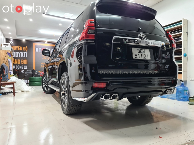 Cận cảnh Ốp ba đờ sốc sau của gói Bodykit Land Cruiser Prado