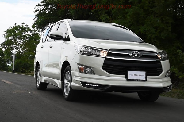 Bodykit cho Innova với dải đèn Led đầu xe rất sang trọng và độc đáo