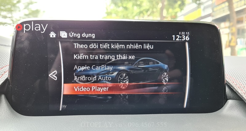 Ứng dụng "Video player" được cài đặt thêm trong thư mục "Ứng dụng" trên màn hình xe Mazda 