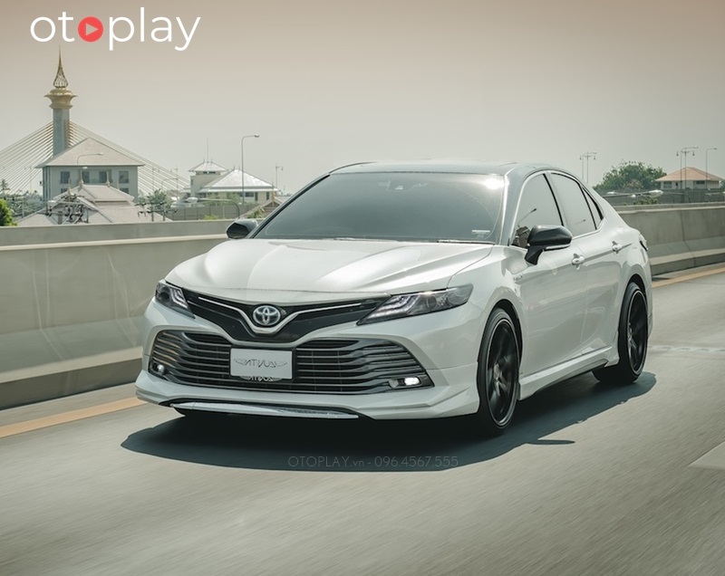 Xe Toyota Camry 2019 - 2021 lắp mẫu bodykit Ativus Thái Lan