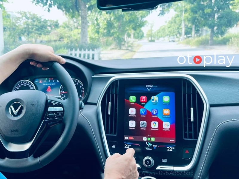 Xe Lux A2.0 hoàn thiện quá trình cập nhật Carplay và sử dụng rất mượt mà