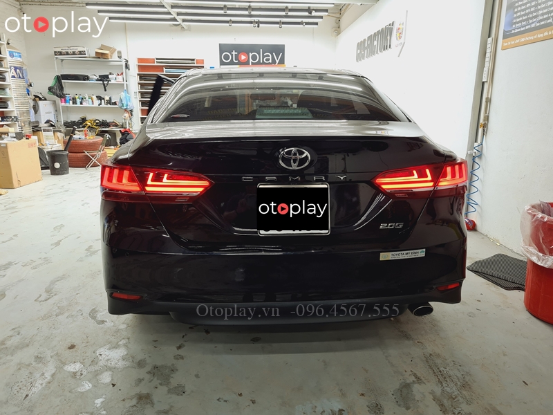 Cụm đèn hậu xe Camry cực đẹp và sang trọng
