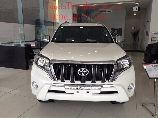 Đầu xe Toyota Land Prado 2017 đã lắp thêm phụ kiện cản trước