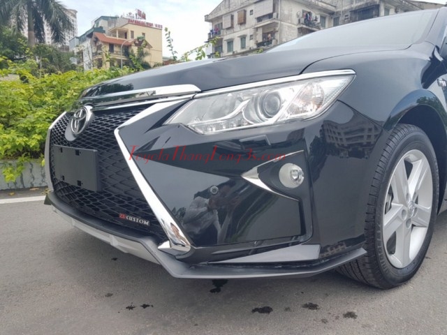 Phần đầu xe Camry trở nên độc đáo, sang trọng, trẻ trung hơn