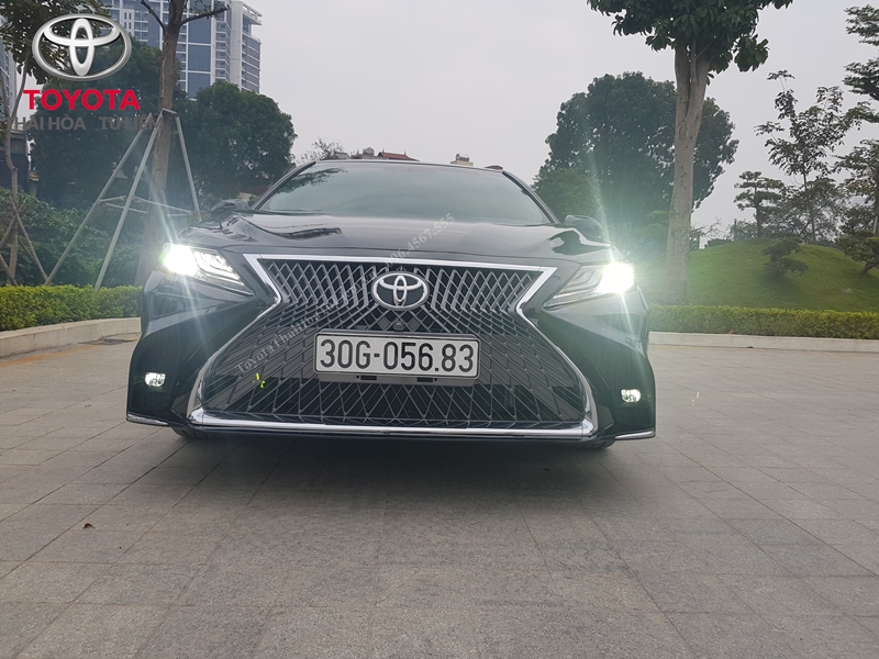 Xe Camry độ lên Lexus rất đẹp và cân đối