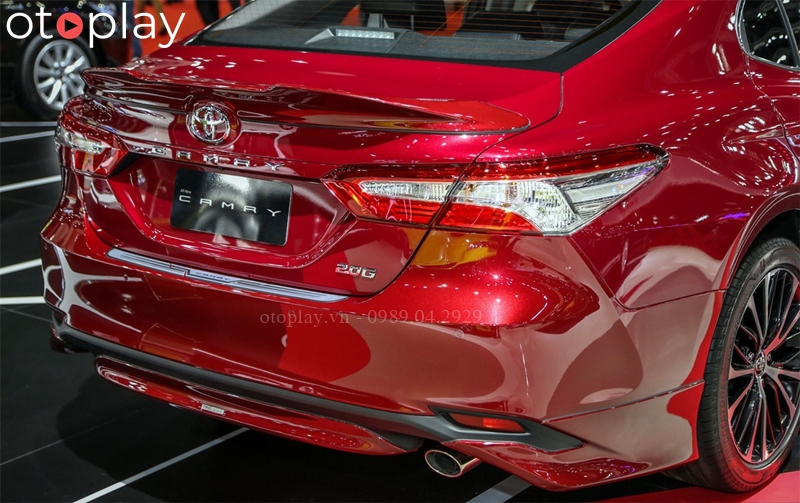 Đuôi gió xe Camry TRD Sportivo tại Thái Lan