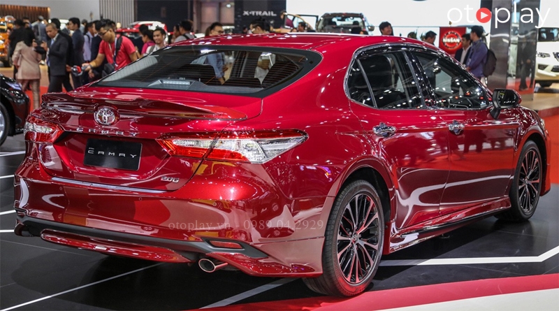 Đuôi gió xe Toyota Camry Thái Lan