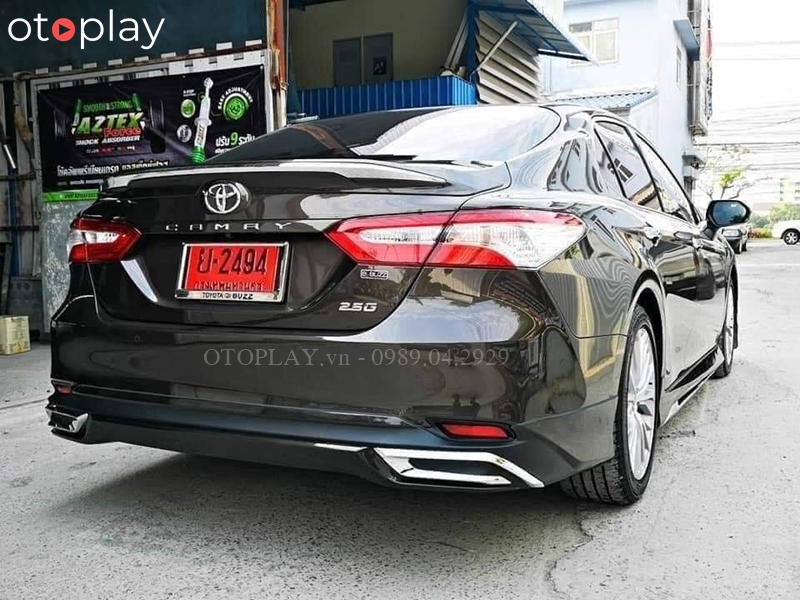 Đuôi xe Camry lắp bodykit