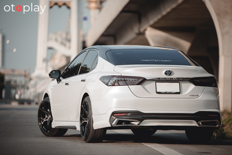 Đuôi xe Toyota Camry nhìn khỏe khoắn và mạnh mẽ hơn nhờ bodykit Ativus