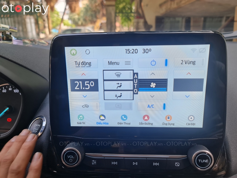 Chỉnh điều hòa trên màn hình xe Ford Ecosport