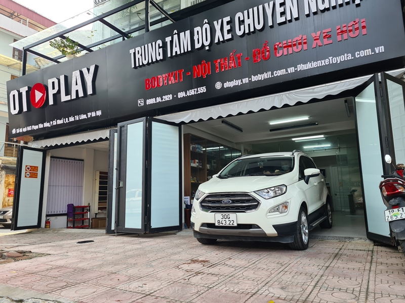 Ford Ecosport đến  OTOPLAY để Việt hóa màn hình và cài đặt gói xem Youtube