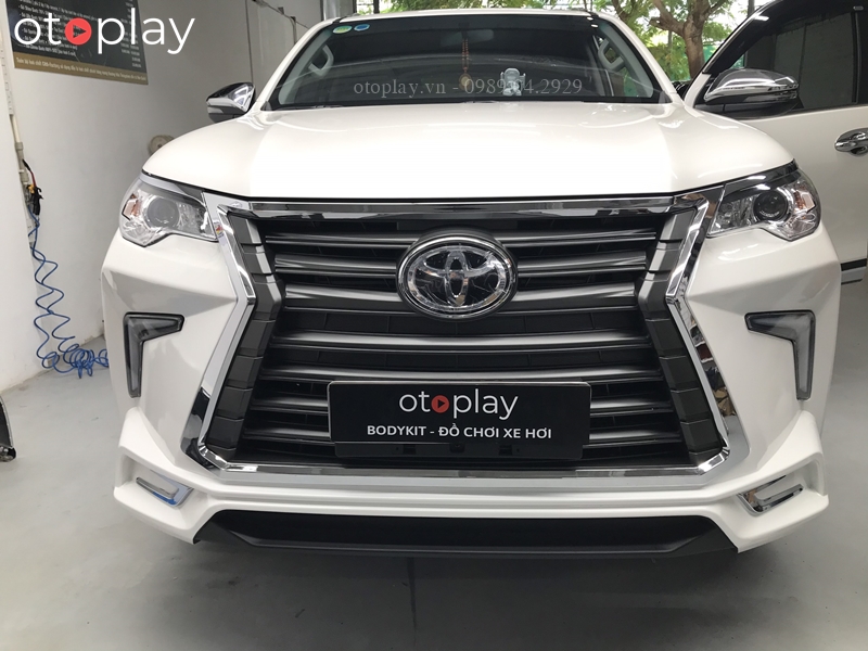 Xe Fortuner từ Thanh Hóa ra OTOPLAY độ bodykit