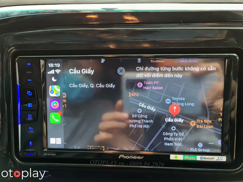 Toyota Hilux 2019 lắp màn Pioneer Zl5150BT xem bản đồ qua Carplay