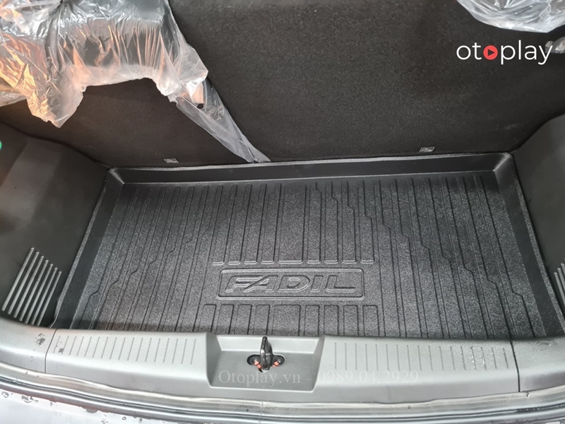 Lót cốp Fadil vừa vặn với cốp đựng đồ của xe Fadil