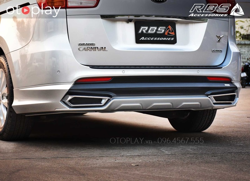 Đuôi xe Sedona sau khi lắp bodykit sẽ tạo kiểu dáng 2 pô giả thể thao cực đẹp