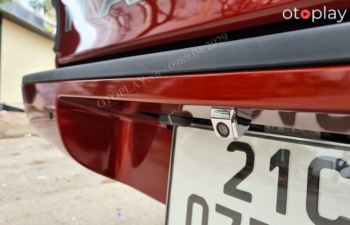 Lắp camera lùi cho xe Ford Ranger rất đẹp và chắc chắn
