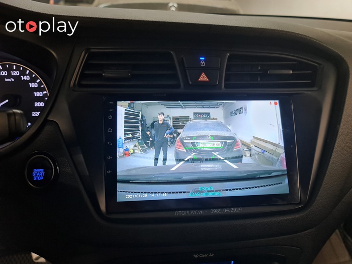 Màn hình Android Cara cho xe Hyundai i20 2015 hoàn toàn không ảnh hưởng đến thiết bị, máy móc nguyên bản của xe.