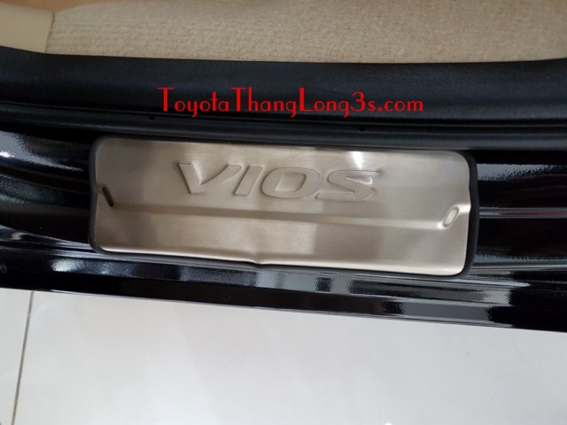 Nẹp bước chân không đèn cho xe vios - cửa sau