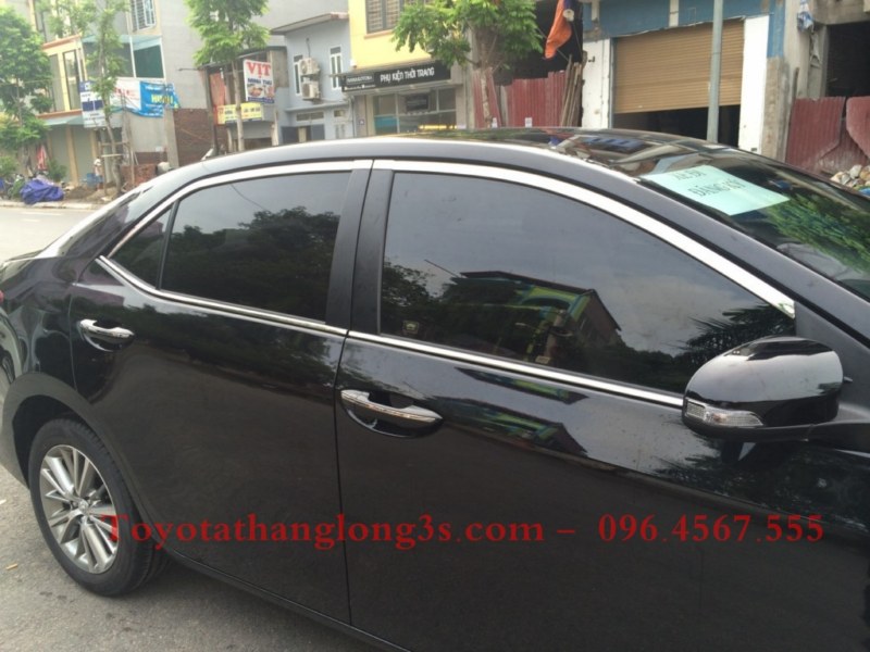Nẹp cong kính cho xe Altis 2015