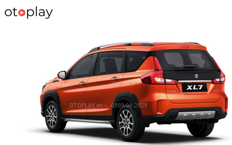 Đuôi xe Suzuki XL7 trước khi độ đuôi gió